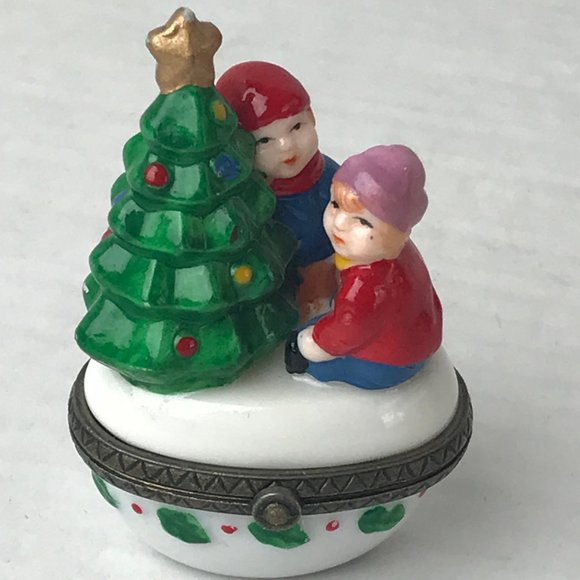 VINTAGE Porcelain Hinged Lid Trinket Box - Christmas Holiday Tree w/Children 3" - Picture 1 of 14